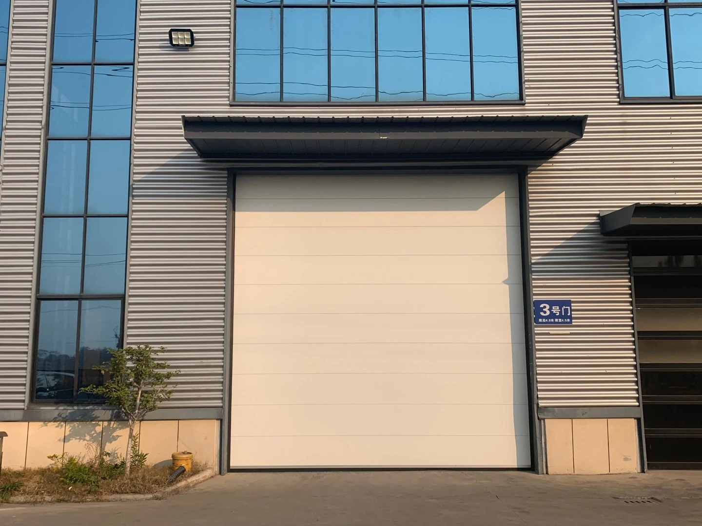 安必信工业门楚雄彝族服务站生产基地